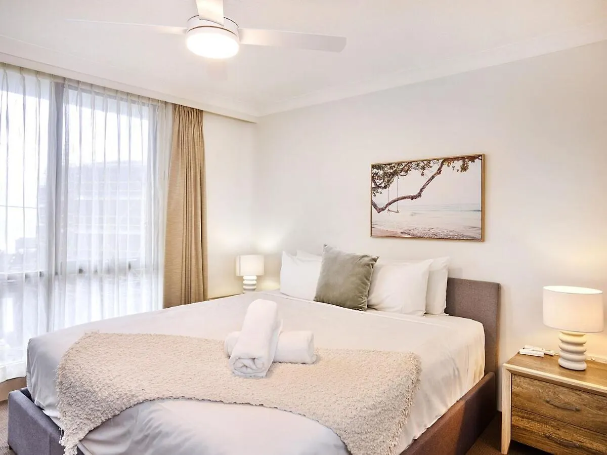 Renovated Beachside 2-Bedroom Apartment Gold Coast 0*,  Australia