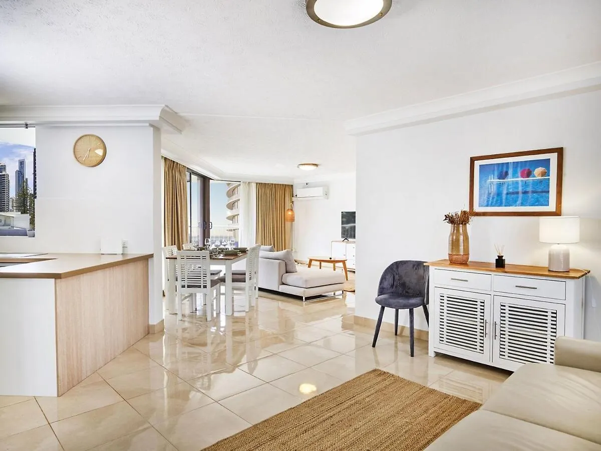 Renovated Beachside 2-Bedroom Apartment Gold Coast 0*,  Australia